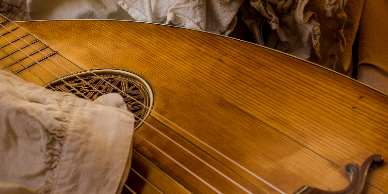 Discover Arabic Oud Features and History